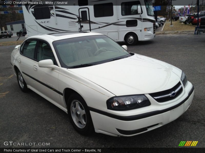 Front 3/4 View of 2002 Impala LS