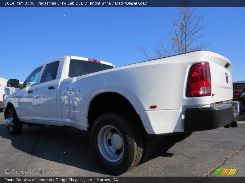 Bright White / Black/Diesel Gray 2014 Ram 3500 Tradesman Crew Cab Dually