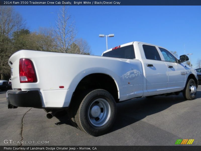 Bright White / Black/Diesel Gray 2014 Ram 3500 Tradesman Crew Cab Dually