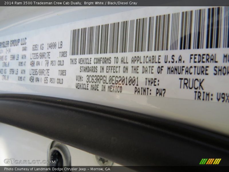 Bright White / Black/Diesel Gray 2014 Ram 3500 Tradesman Crew Cab Dually