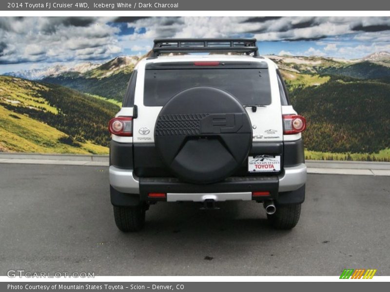 Iceberg White / Dark Charcoal 2014 Toyota FJ Cruiser 4WD