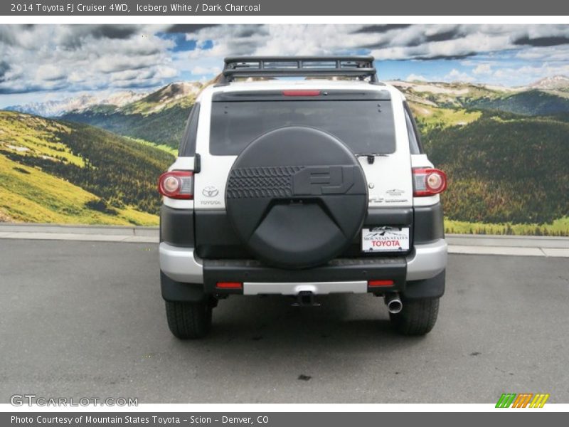 Iceberg White / Dark Charcoal 2014 Toyota FJ Cruiser 4WD