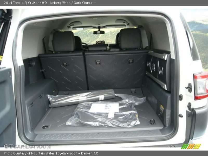 Iceberg White / Dark Charcoal 2014 Toyota FJ Cruiser 4WD