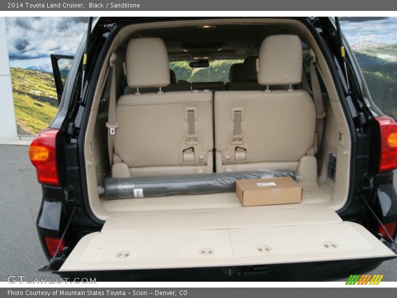  2014 Land Cruiser  Trunk