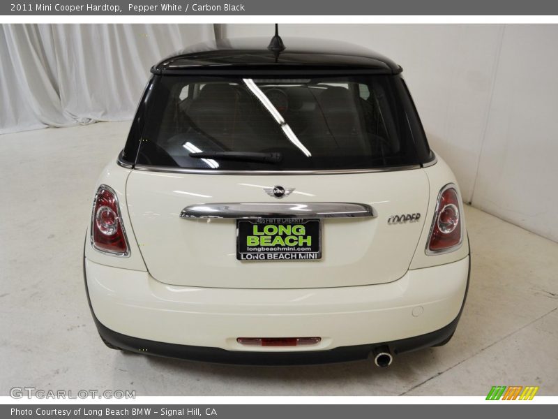 Pepper White / Carbon Black 2011 Mini Cooper Hardtop