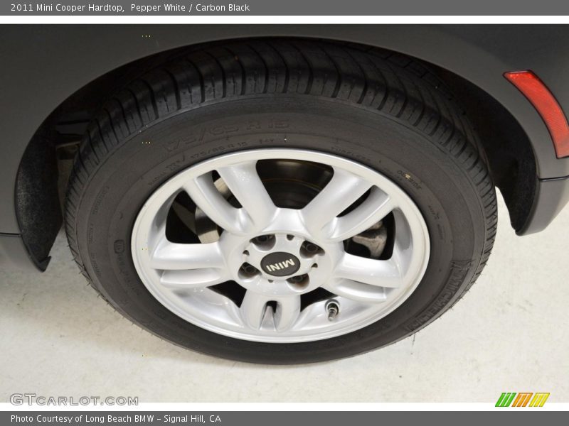 Pepper White / Carbon Black 2011 Mini Cooper Hardtop