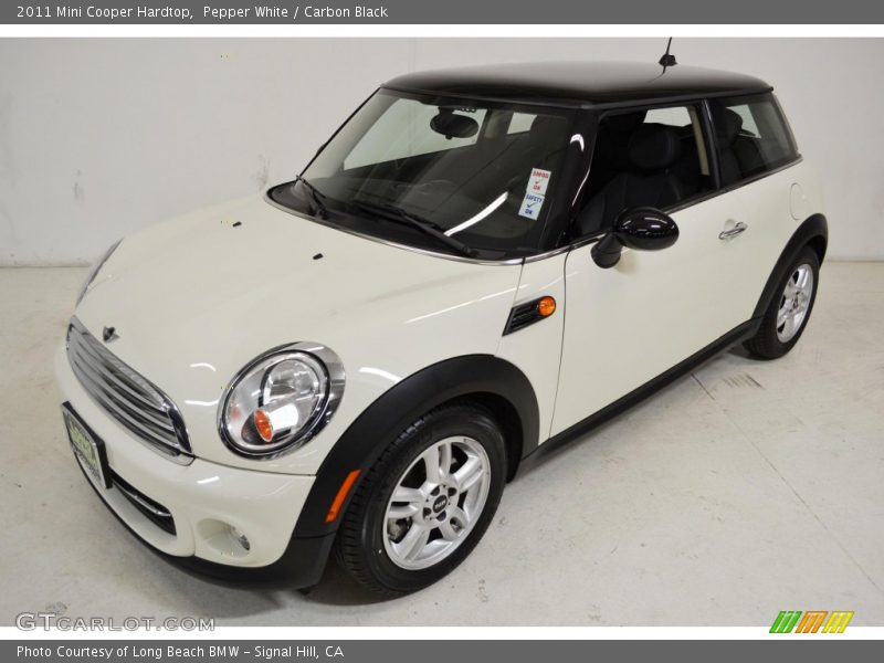 Pepper White / Carbon Black 2011 Mini Cooper Hardtop