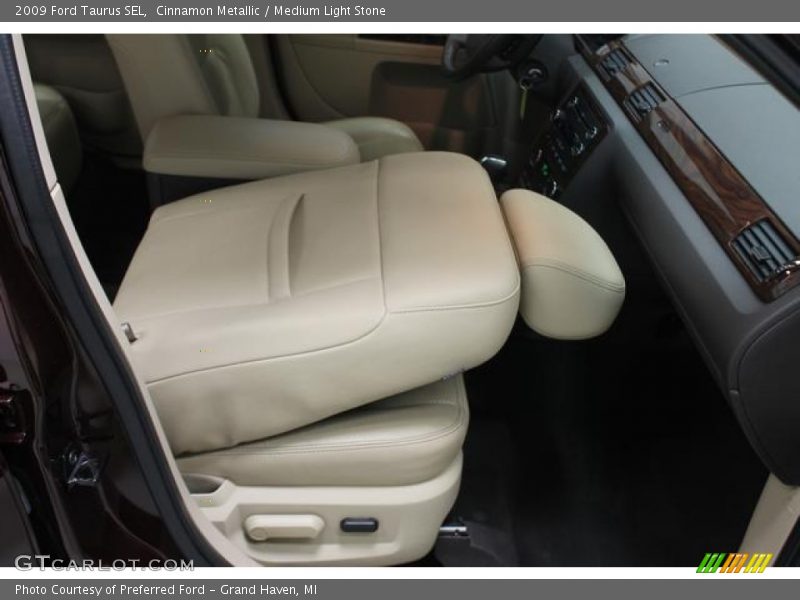 Cinnamon Metallic / Medium Light Stone 2009 Ford Taurus SEL