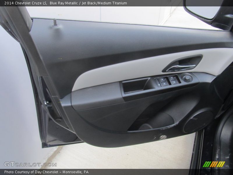 Blue Ray Metallic / Jet Black/Medium Titanium 2014 Chevrolet Cruze LS