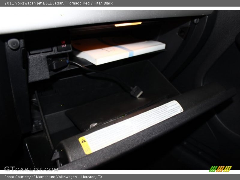 Tornado Red / Titan Black 2011 Volkswagen Jetta SEL Sedan