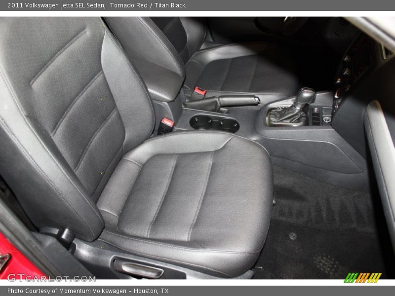 Tornado Red / Titan Black 2011 Volkswagen Jetta SEL Sedan