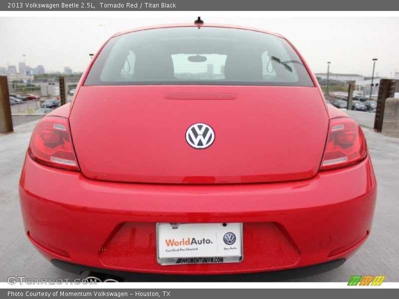 Tornado Red / Titan Black 2013 Volkswagen Beetle 2.5L