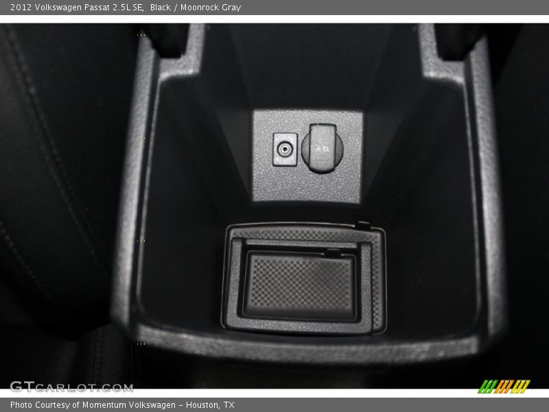 Black / Moonrock Gray 2012 Volkswagen Passat 2.5L SE