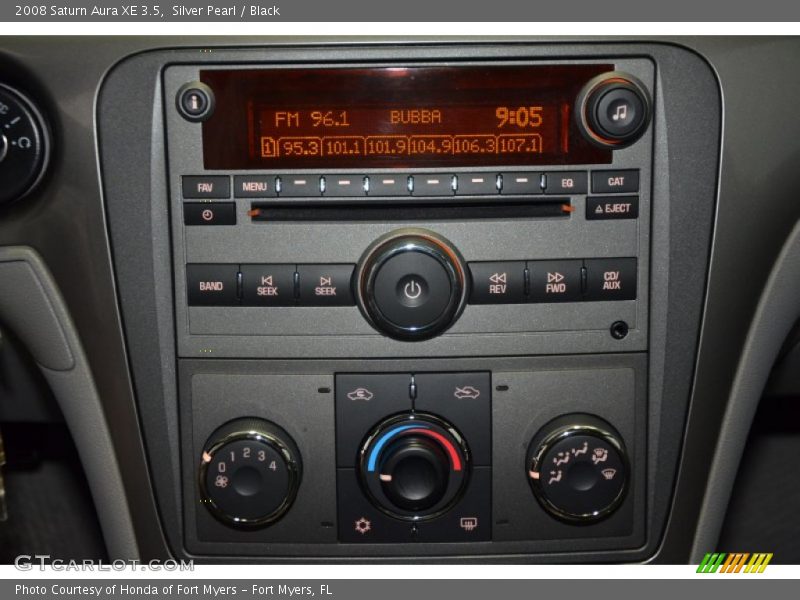 Silver Pearl / Black 2008 Saturn Aura XE 3.5