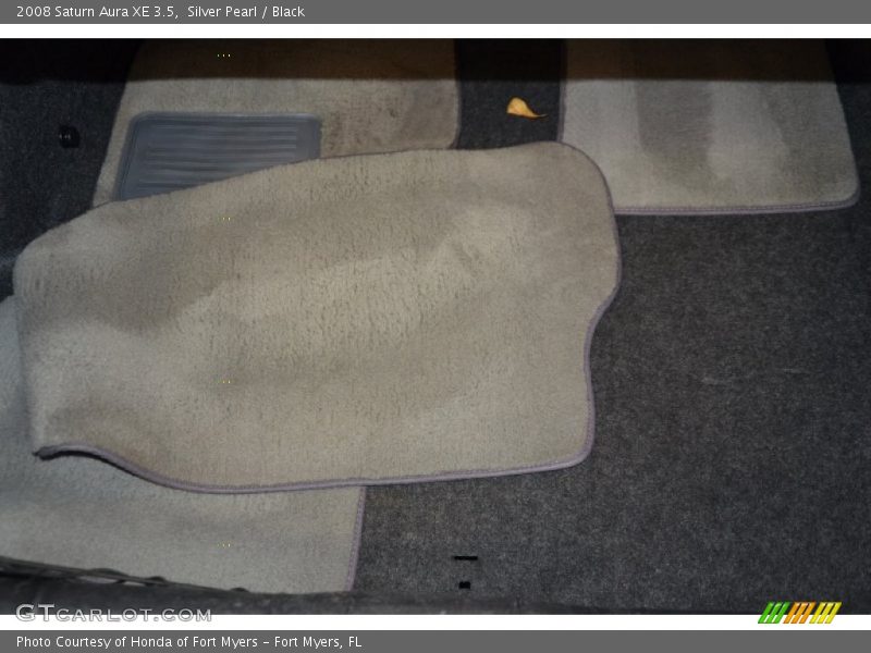 Silver Pearl / Black 2008 Saturn Aura XE 3.5