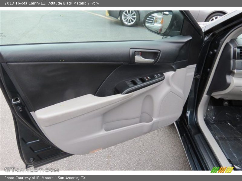 Attitude Black Metallic / Ivory 2013 Toyota Camry LE