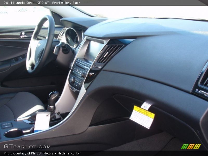 Pearl White / Black 2014 Hyundai Sonata SE 2.0T
