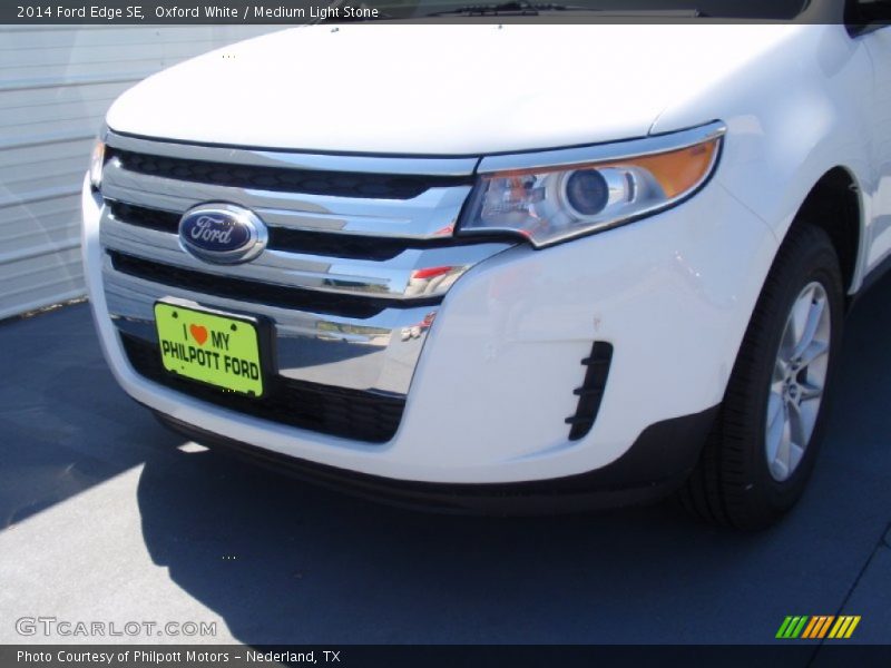 Oxford White / Medium Light Stone 2014 Ford Edge SE