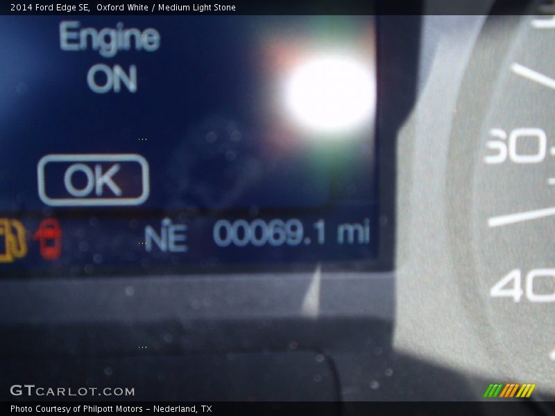 Oxford White / Medium Light Stone 2014 Ford Edge SE