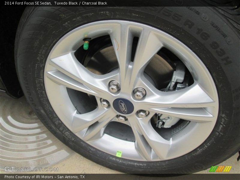 Tuxedo Black / Charcoal Black 2014 Ford Focus SE Sedan