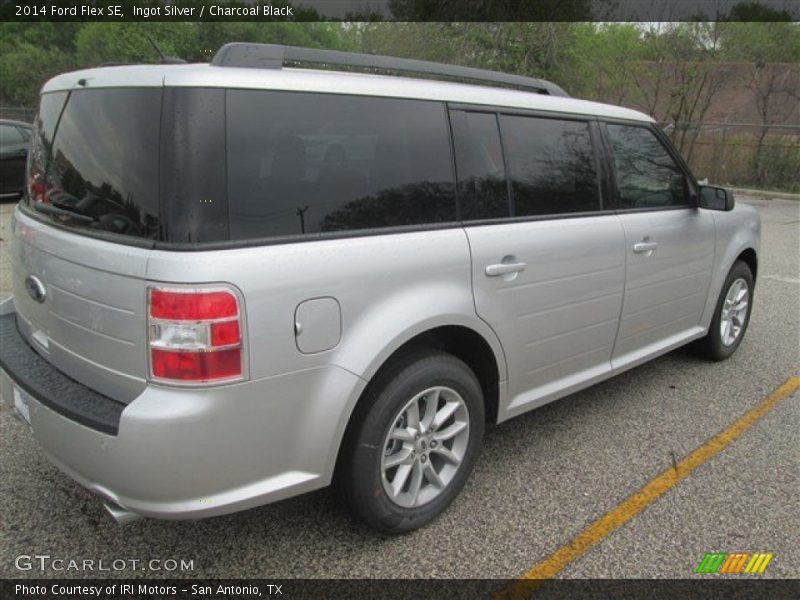 Ingot Silver / Charcoal Black 2014 Ford Flex SE