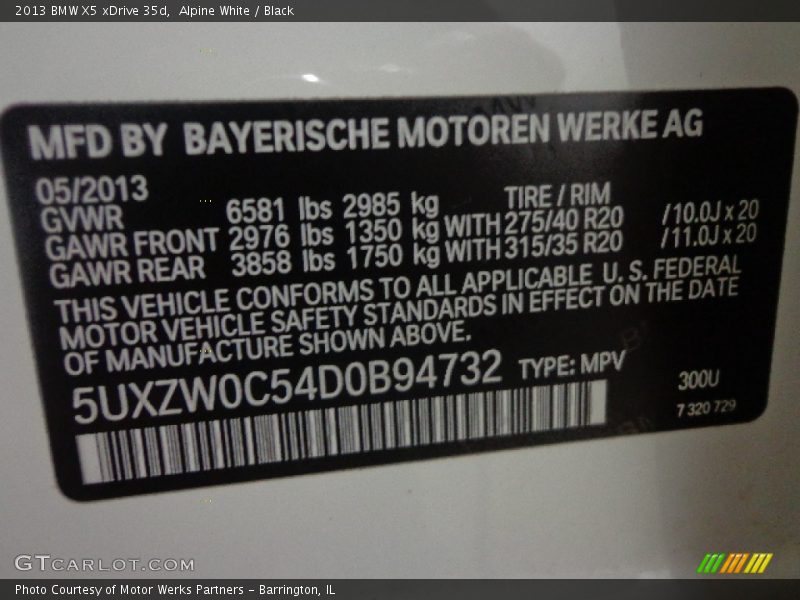 Alpine White / Black 2013 BMW X5 xDrive 35d