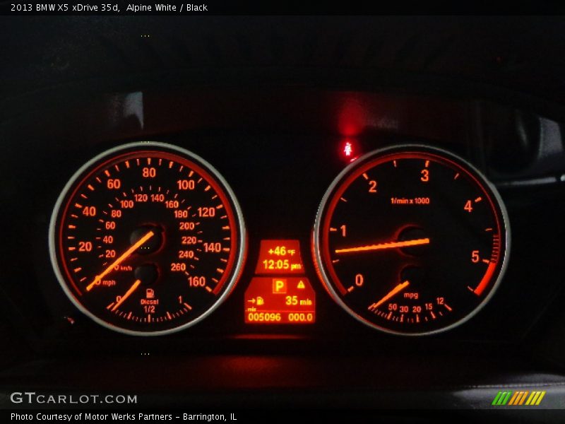 Alpine White / Black 2013 BMW X5 xDrive 35d