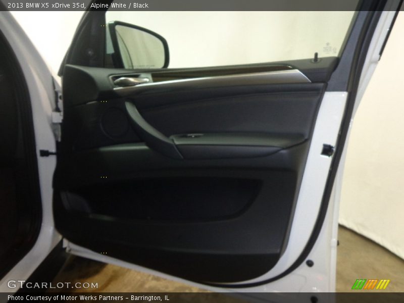 Alpine White / Black 2013 BMW X5 xDrive 35d