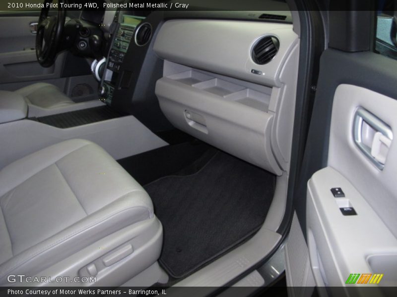 Polished Metal Metallic / Gray 2010 Honda Pilot Touring 4WD