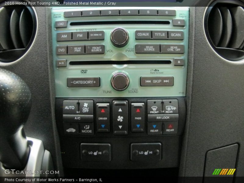 Polished Metal Metallic / Gray 2010 Honda Pilot Touring 4WD