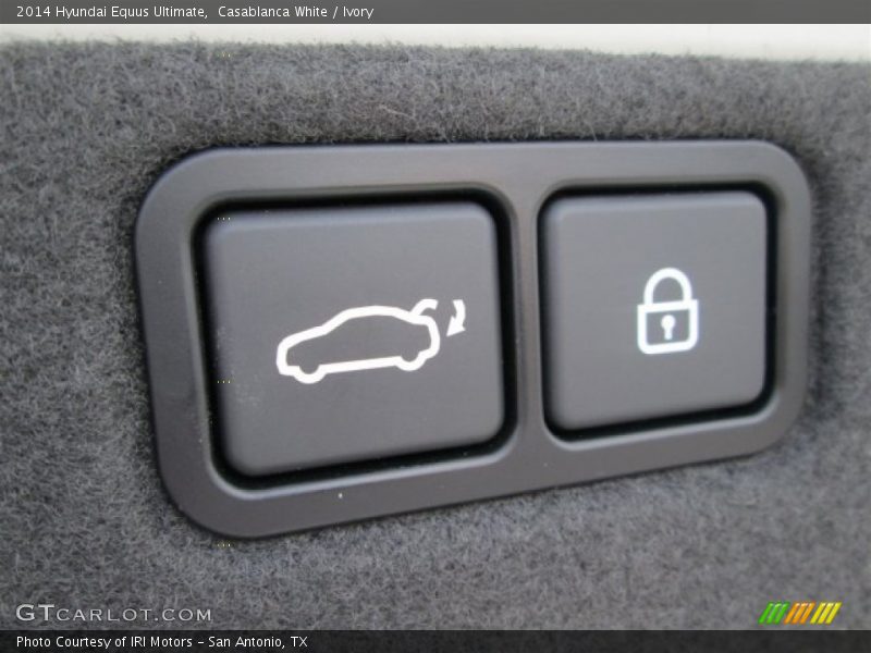 Casablanca White / Ivory 2014 Hyundai Equus Ultimate