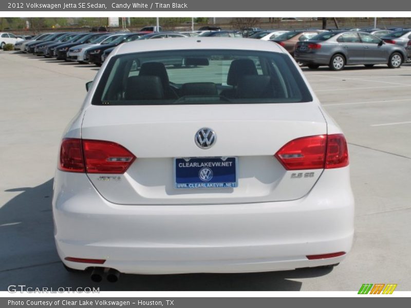 Candy White / Titan Black 2012 Volkswagen Jetta SE Sedan