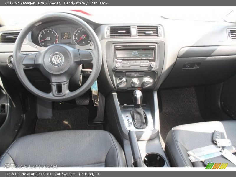 Candy White / Titan Black 2012 Volkswagen Jetta SE Sedan