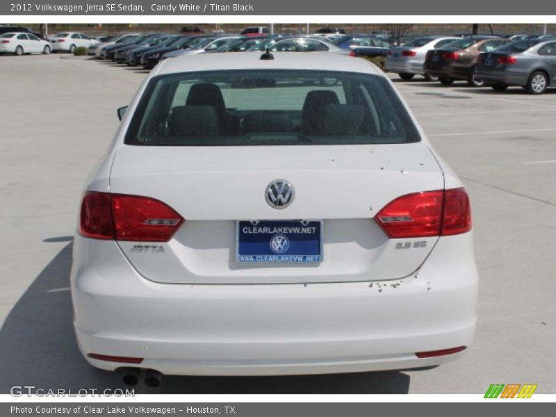 Candy White / Titan Black 2012 Volkswagen Jetta SE Sedan