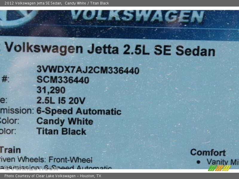 Candy White / Titan Black 2012 Volkswagen Jetta SE Sedan