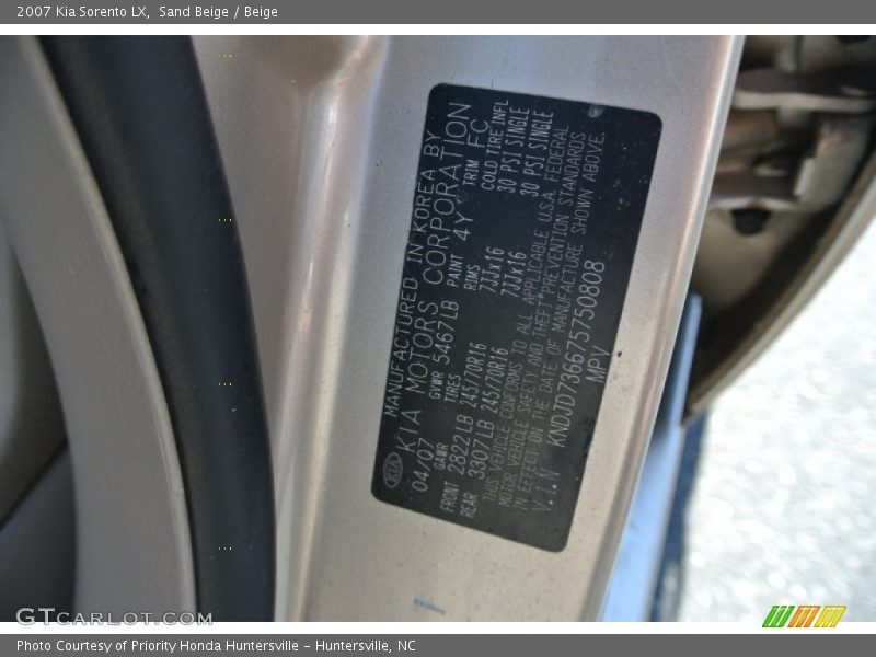 Sand Beige / Beige 2007 Kia Sorento LX