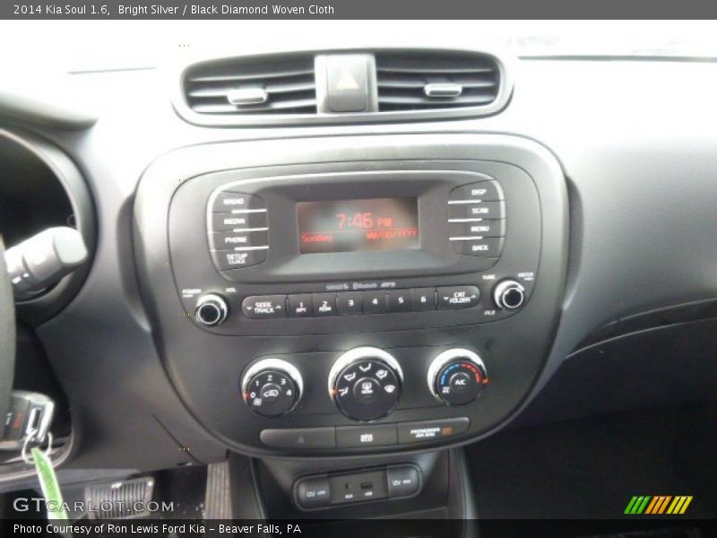 Bright Silver / Black Diamond Woven Cloth 2014 Kia Soul 1.6