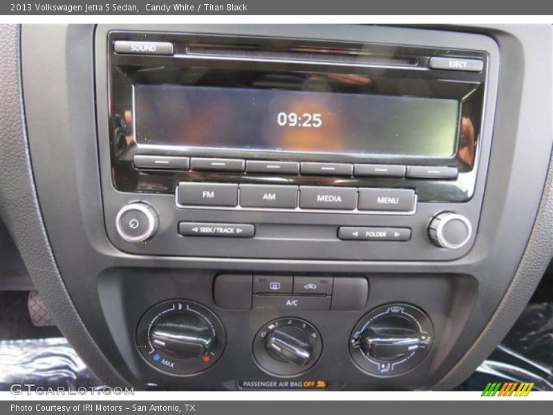 Candy White / Titan Black 2013 Volkswagen Jetta S Sedan