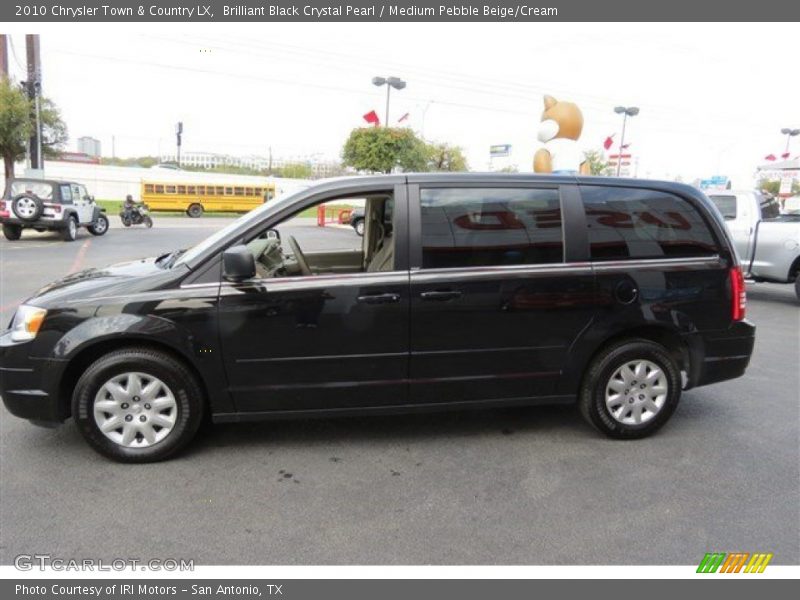 Brilliant Black Crystal Pearl / Medium Pebble Beige/Cream 2010 Chrysler Town & Country LX