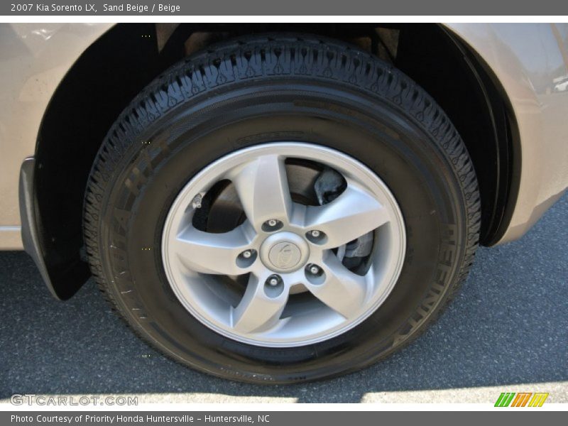 Sand Beige / Beige 2007 Kia Sorento LX