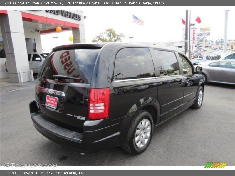 Brilliant Black Crystal Pearl / Medium Pebble Beige/Cream 2010 Chrysler Town & Country LX