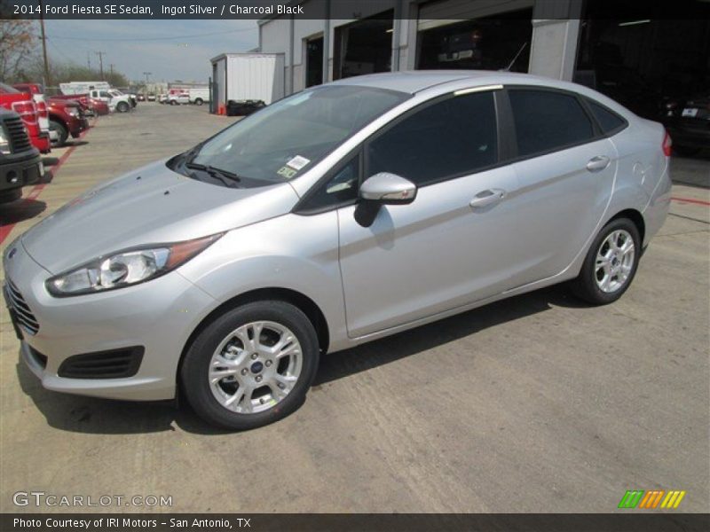 Ingot Silver / Charcoal Black 2014 Ford Fiesta SE Sedan