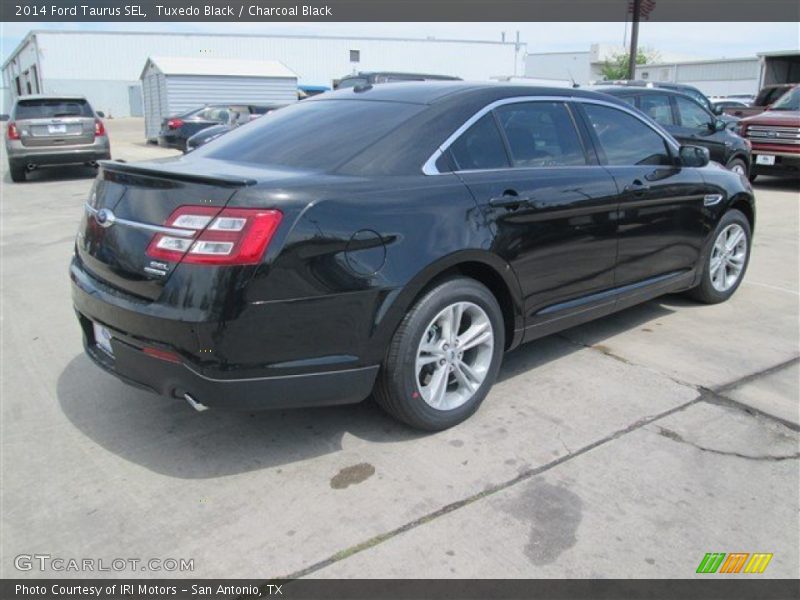 Tuxedo Black / Charcoal Black 2014 Ford Taurus SEL