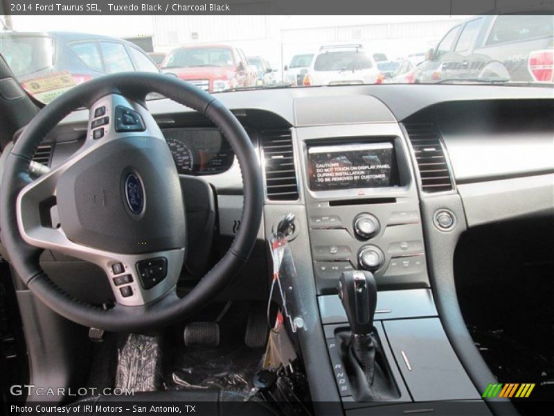 Tuxedo Black / Charcoal Black 2014 Ford Taurus SEL