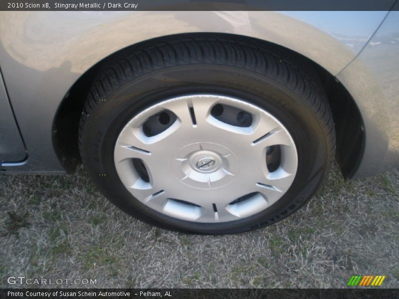 Stingray Metallic / Dark Gray 2010 Scion xB