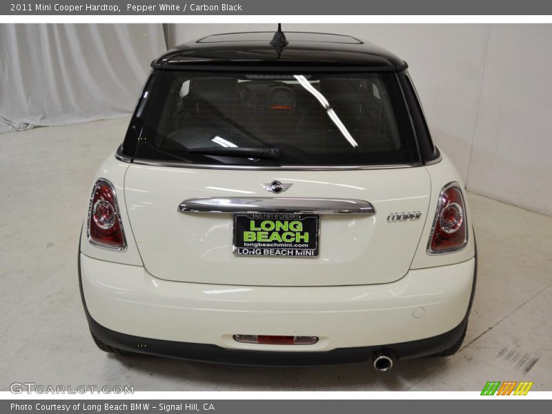 Pepper White / Carbon Black 2011 Mini Cooper Hardtop