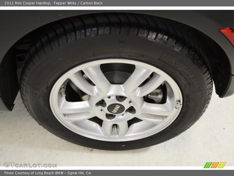 Pepper White / Carbon Black 2011 Mini Cooper Hardtop