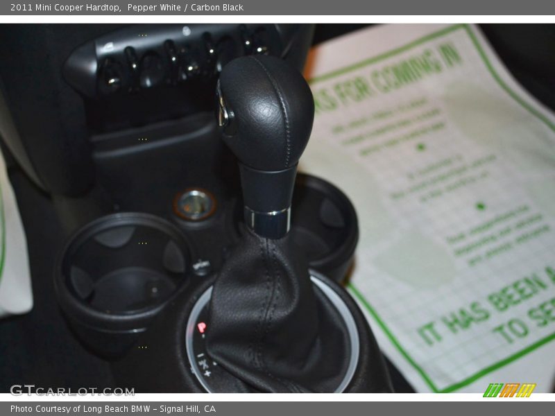 Pepper White / Carbon Black 2011 Mini Cooper Hardtop