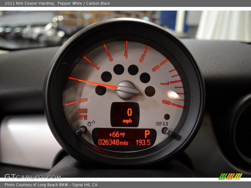 Pepper White / Carbon Black 2011 Mini Cooper Hardtop