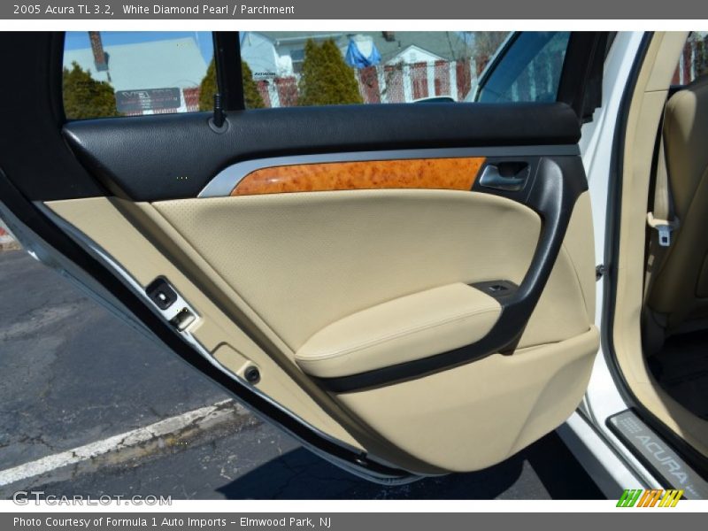 White Diamond Pearl / Parchment 2005 Acura TL 3.2